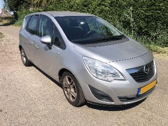 skadebil auto Opel Meriva 1.4 edition 2011/2