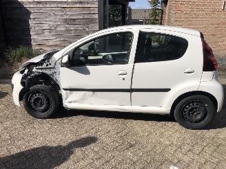 Peugeot 107 107 1.0 Active picture 13