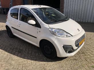 skadebil auto Peugeot 107 107 1.0 Active 2013/1
