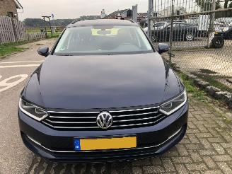 Voiture accidenté Volkswagen Passat passt 1.6 tdi 2016/11