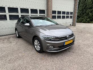 damaged passenger cars Volkswagen Polo 1.0 TSI Navi Clima Cruise NAP 2017/11