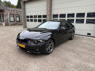 Damaged car BMW 3-serie 318i High Executive Automaat Schuifdak NAP ! 2018/5