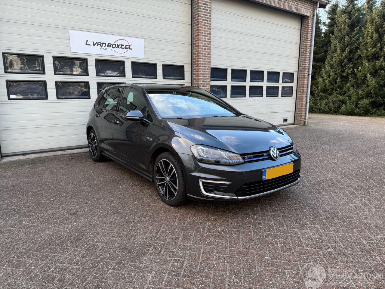 Volkswagen Golf 1.4 TSI GTE Pano Leder NAP !