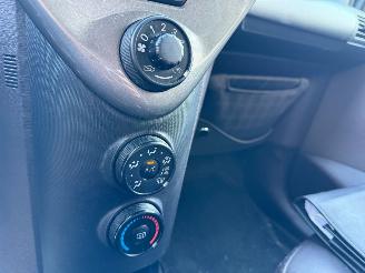Toyota iQ 1.0 VVTi Comfort Airco Stoelverwarming picture 11