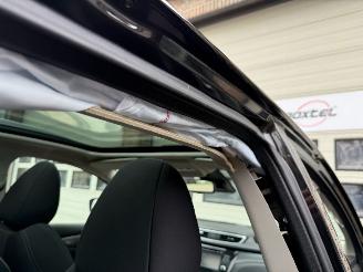 Nissan Qashqai 1.3 DIG-T N-Connecta Pano Navi Clima picture 17