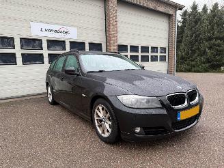 BMW 3-serie 318i High Executive Pano Navi Clima picture 2