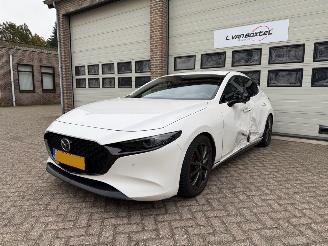 Mazda 3 2.0 e-Skyactiv-G M 122 Luxury Navi Clima Cruise Leder picture 2