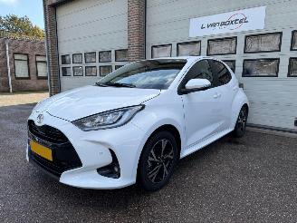 uszkodzony samochody osobowe Toyota Yaris 1.5 Hybrid 115 Dynamic Automaat Navi Clima 4882 Km NAP ! 2025/11