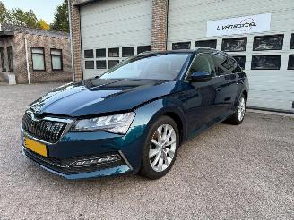 Damaged car Skoda Superb 1.4 TSI iV PHEV Automaat Pano 93807 Km 2022/3