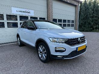 Vaurioauto  passenger cars Volkswagen T-Roc 1.5 TSI Style Automaat Navi Clima 50299 Km NAP ! 2018/5