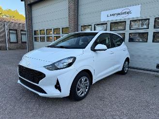 Vaurioauto  passenger cars Hyundai I-10 1.0 Comfort Navi Airco Cruise 2024/8