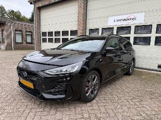 damaged passenger cars Ford Focus 1.0 EB Hybrid ST-Line Navi Clima Cruise NAP ! 2023/4
