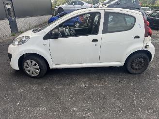 Peugeot 107  picture 2