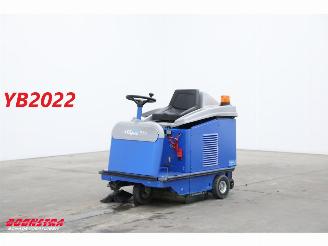 skadebil machine Deutz-Fahr  95 BJ 2022 33Hrs! Kehrmaschine / Veegmachine 2022/1
