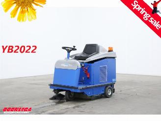 krockskadad bil machine Case  95 BJ 2022 33Hrs! Kehrmaschine / Veegmachine 2022/1