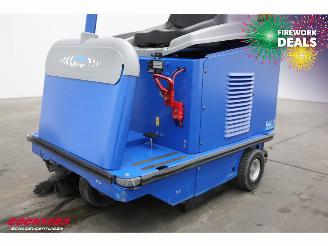   95 BJ 2022 33Hrs! Kehrmaschine / Veegmachine picture 10