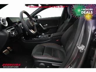 Mercedes Cla-klasse 180 Shooting Brake Star Ed. 7G-T AMG LED ACC Camera SHZ 6.727 km! picture 17