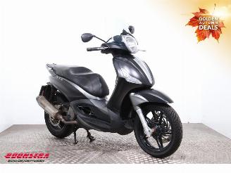 Piaggio Beverly 350 ABS picture 2