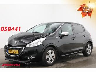 skadebil auto Peugeot 208 1.2 VTi Style Navi Airco Cruise PDC 117.066 km! 2014/4