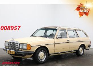 Uttjänta bilar auto Mercedes Spark 300 TD Combi Aut. W123 Radio AHK + extra wielset! 1982/2