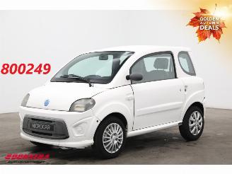 krockskadad bil brommobiel Microcar  Dué Leder 2011/9