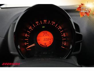 Toyota Aygo 1.0 VVT-i x-fun Airco Cruise 30.847 km! picture 20