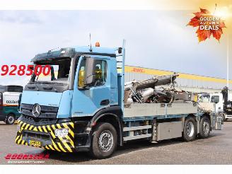 skadebil vrachtwagen Mercedes Antos 2843 Palfinger 34002 SH Kran BY 2015 6X2 2015/4