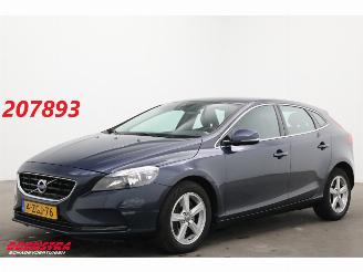 Vaurioauto  passenger cars Volvo V-40 2.0 D4 Momentum Business Navi Clima Cruise PDC 2014/12