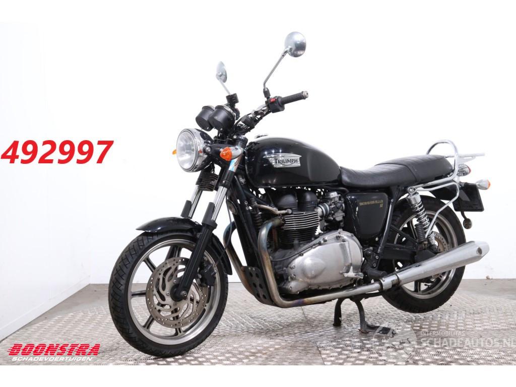 Triumph Bonneville T100 SE BY 2012