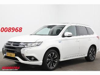 Auto incidentate Mitsubishi Outlander 2.0 PHEV Instyle+ Glasdak Leder 360° ACC 2015/12