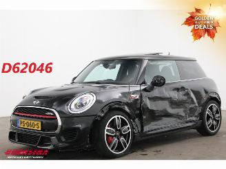 Unfallwagen Mini Cooper 2.0 232 PK Pano HUD Navi Clima Cruise Camera SHZ 2016/2