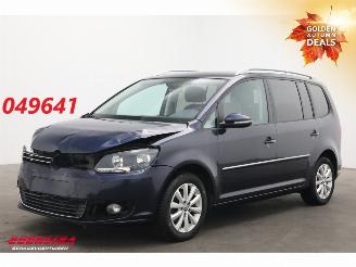 uszkodzony samochody osobowe Volkswagen Touran 1.2 TSI Highline 1e Eig!! Navi Clima Cruise PDC 39.189 km!! 2014/1