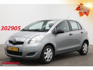 damaged passenger cars Toyota Yaris 1.0 VVTi 5-DRS Cool Airco 2010/11