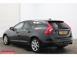 Volvo V-60 2.0 D4 Aut. Kinetic PremiumSound Leder Navi Clima Cruise PDC AHK picture 4