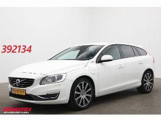 Unfallwagen Volvo V-60 2.4 D5 Twin Engine Summum Memory Leder Cruise SHZ AHK 2018/1