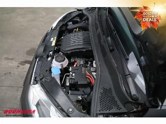 Volkswagen Up! 1.0 5-DRS Airco Bluetooth 39.306 km! picture 10