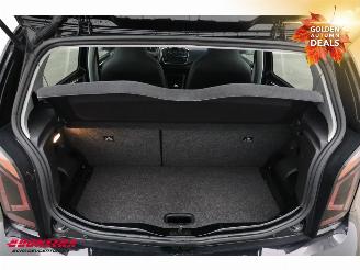 Volkswagen Up! 1.0 5-DRS Airco Bluetooth 39.306 km! picture 19