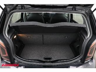 Volkswagen Up! 1.0 5-DRS Airco Bluetooth 39.306 km! picture 19