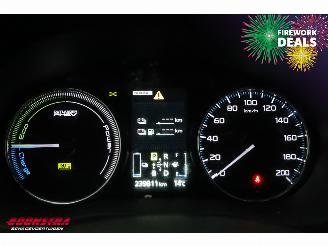 Mitsubishi Outlander 2.0 PHEV Instyle Schuifdak Leder Navi Clima Cruise Camera SHZ AHK picture 21