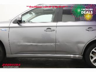 Mitsubishi Outlander 2.0 PHEV Instyle Schuifdak Leder Navi Clima Cruise Camera SHZ AHK picture 6