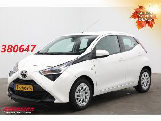 uszkodzony samochody osobowe Toyota Aygo 1.0 VVT-i x-play Automaat Airco Camera Bluetooth 18.414 km!! 2018/9