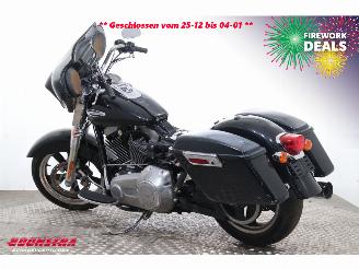 Harley-Davidson  FLD Switchback LED 4.794 Miles! picture 4