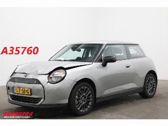 Unfallwagen Mini Cooper SE Electric 54.2 kWh 218 PK LED Navi Cruise Camera 2024/8