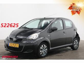 škoda osobní automobily Toyota Aygo 1.0-12V Cool 5-DRS Airco 140.068 km! 2011/2