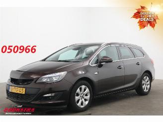 Voiture accidenté Opel Astra Sports Tourer 1.4 Turbo Business + 2014/5