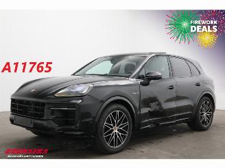 Vaurioauto  passenger cars Porsche Cayenne 3.0 E-Hybrid Pano Bose ACC Memory 360° Sport Chrono 3.038 km! 2025/6