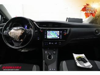 Toyota Auris 1.8 Hybrid Dynamic Navi Clima Cruise PDC 169.034 km! picture 19