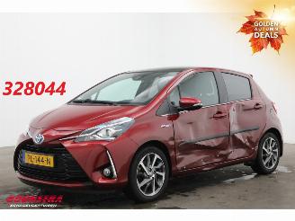 Voiture accidenté Toyota Yaris 1.5 Hybrid Premium Pano Navi Clima Cruise Camera 70.443 km! 2017/7