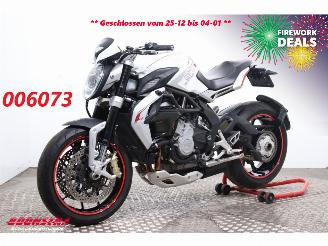 Gebrauchtwagen Motorrad MV Agusta Brutale Dragster 800 ABS Lap Timer Quickshift 19.101 km! 2015/3