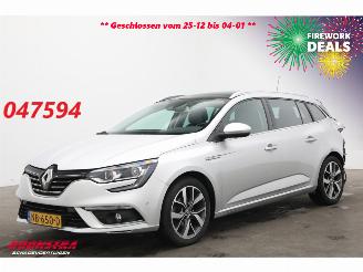 Vaurioauto  passenger cars Renault Mégane Estate 1.2 TCe Bose 2017/1